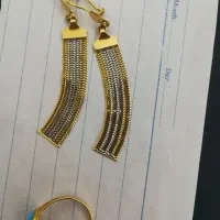 یک عدد گوشواره و انگشتر