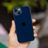 ایفون 13 نرمال بدون هیچ خطو خشی