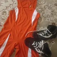 لباس و کفش کشتی