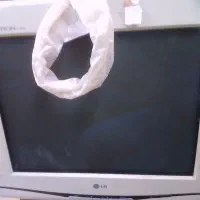 دو عدد نمایشگر