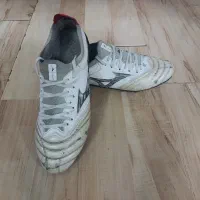 کفش چمن میزانو