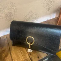 کیف زنانه|کیف، کفش، کمربند|لاهیجان, شیشه گران|دیوار