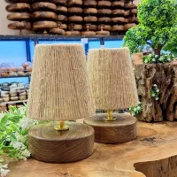 آباژور چوبی دست‌ساز مینیمال رومیزی