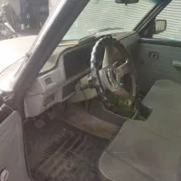 یک دستگاه مزدا 2000