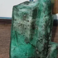 زمرد ۲۸۲ قیراطی کلکسیونی