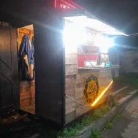 دکه چوبی|اجارهٔ مغازه و غرفه|رشت, امین الضرب|دیوار