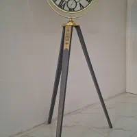 ساعت ایستاده