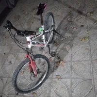 یک دوچرخه ۲۴ تمیز عروسک