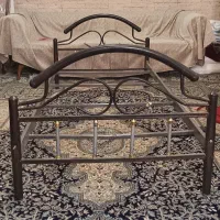 تخت یکنفره فلزی وصندلی چرخدار
