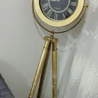 ساعت ایستاده