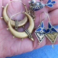 کوشواره‌. مینا‌کاری‌ ‌