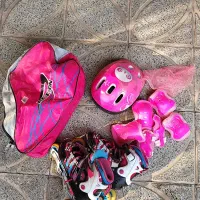 اسکیت درحد نو همراه با تجهیزات کامل