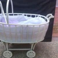 گهواره بچه دست ساز در حد نو