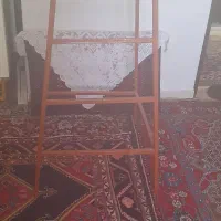 چهار پایه سه پله بسیار سالم و نو .رنگ شده