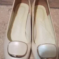 کفش شیری زنانه مطابق عکس