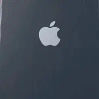 ایفون ۱۳ به همراه شارژر تمیز