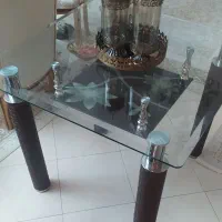 میز غذاخوری 4نفره و بانکه سه تایی به همراه سینی