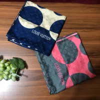 روسری ابریشمی  در رنگ فقط مونده