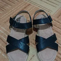 صندل نو به علت بزرگ بودن سایز|کیف، کفش، کمربند|فومن, |دیوار