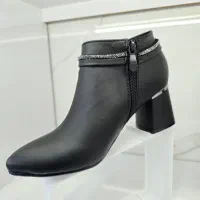 کفش چرم|کیف، کفش، کمربند|خوی, |دیوار