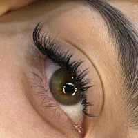 اکستنشن مژه و لیفت ابرو و مژه