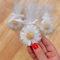 گیفت شمع و اکسسوری سنگ مصنوعی