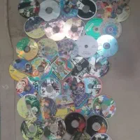 تعدادی سی دی کارتون و خام