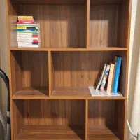 کتابخانه و میزتحریر