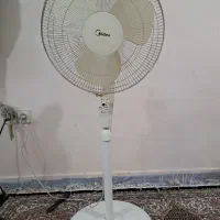 پنکه ایستاده مدیا کاملا سالم و تمیز