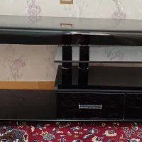میز تلوزیون شیشه ای در حد نو