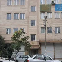 دفتر کار بر خیابان ۲۴ متری