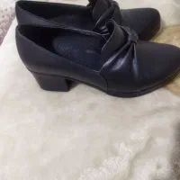 کفش سایز ۳۷