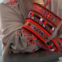 کسی هست موسوم بدوزه