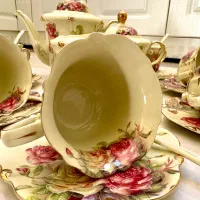 سرویس عصرانه خوری و پارچ لیوان چک