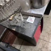 تخت و میز و میز کامپوتر‌