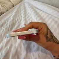 ایفون ۱۶ معمولی ۱۲۸ سفید|موبایل|اصفهان, سعادتآباد|دیوار