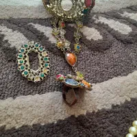 تعدای سکه قدیمی|کلکسیون اشیاء عتیقه|بافت, |دیوار