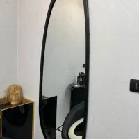 ایینه مینیمال دور مشکی