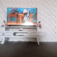 میز تلویزیون وگلدان