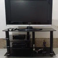 تلوزیون و میز