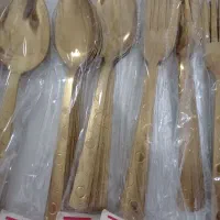 قاشق وچنگال طلایی