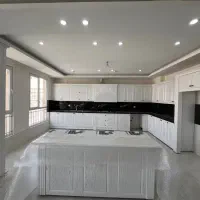 آپارتمان/۱۷۰متر لوکس/کلید نخورده