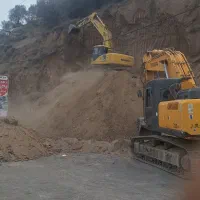 استخدام راننده‌ بیل ۲۰۰خط۷