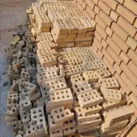 آجر . ماسه . گچ