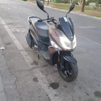 گلکسیj200کم کارمدل۱۴۰۱بسیار سالم