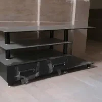 میز تلویزیون شیشه ای