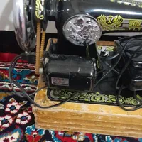 چرخ خیاطی دستی وبرقی  قدیمی وسالم بدون هیچ ایرادی|چرخ خیاطی و ریسندگی|هرسین, |دیوار
