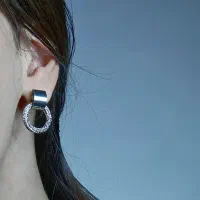 گوشواره حلقه نقره ای|بدلیجات|رشت, دروازه لاکان|دیوار