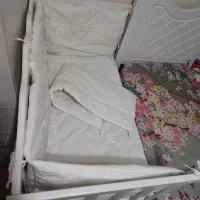 تخت کنارمادر گهواره ای چوبی به همراه تشک وگارد تخت