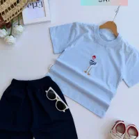 حراج لباس بچگانه به دلیل جمع اوری مغازه